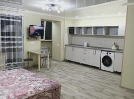 ApartNew in City Centr，位于乌斯季卡缅诺戈尔斯克Stantsiya Yermakovka附近的酒店