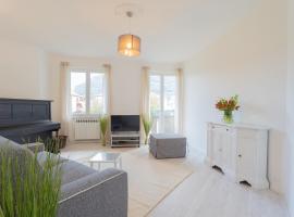 Acqua Chiara Apartment by Rent All Como，位于东戈的酒店