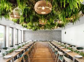 HERBARIUM boutique hotel，位于奥洛穆茨的酒店