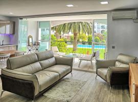 Neenies Nerja - Carabeo Luxury Apartment，位于内尔哈的豪华酒店