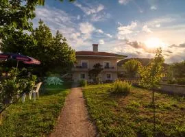 Kostas & Eleni Apartments