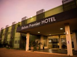 BALSAS PREMIER HOTEL，位于Balsas的带按摩浴缸的酒店