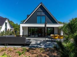 Energy neutral villa with wellness area，位于登堡的海滩短租房