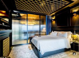 Suite Shibari by Justine Apartments Sobria Elegante y Pecaminosa Apartamento turístico en Madrid Río，位于马德里乌塞拉附近的酒店