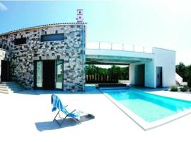 Villa Lavanda in Kriz Sezana with private swimpool，位于塞扎纳的乡村别墅