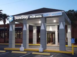 SureStay Plus Hotel by Best Western St Marys Cumberland，位于圣玛丽斯的酒店