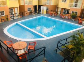 Hôtel Sofia Bellevue，位于Saint-Georges-des-Hurtières的酒店