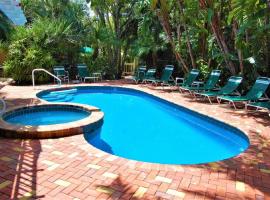 Siesta Palms By the Beach，位于萨拉索塔的带泳池的酒店