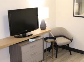 Holiday Inn & Suites St. Cloud by IHG，位于圣克劳德的酒店