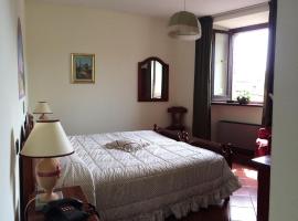 瑞雷斯伊尔堡酒店，位于迪维城堡山的酒店