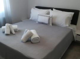 Aiolos Blu Luxury Apartments，位于依诺罗达的酒店