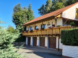 Ferienwohnung Gössweinstein, Urlaub für Paare und Hund, Balkon Parken，位于格斯韦因斯泰因的酒店