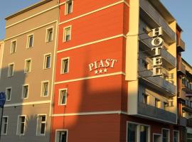 Hotel Piast，位于尼萨的酒店