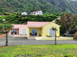 Houses of Eira Velha，位于Fajã do Ouvidor的度假屋