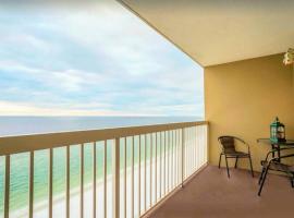 Beachfront, Oceanview, Pelican Beach Resort, 19th Floor，位于德斯坦的度假村