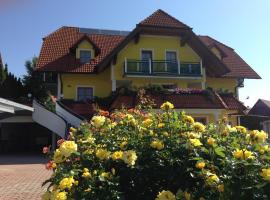 豪斯玫瑰宾馆，位于WenigzellWenigzell Ski Lift附近的酒店