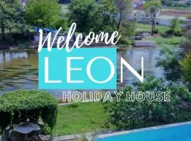 Holiday House LEON