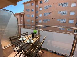 Apartamentos AR Isern，位于布拉内斯的酒店