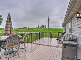 Millersburg Home with Covered Porch and Fire Pit!，位于米勒斯堡的酒店