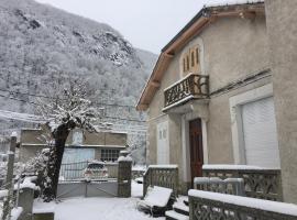 Maison de Marius et Maison d Amelie，位于Esténos的酒店