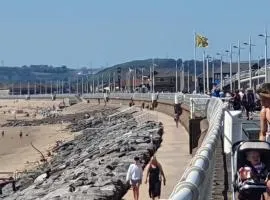 Beach Break Aberavon Holiday Home by the Sea