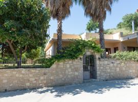 Heraklion Comfy House with Mountain View，位于海若克利欧老城堡附近的酒店