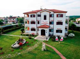 Villa Linet with garden，位于冯塔纳的酒店