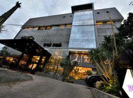 阿玛罗莎科斯莫雅加达酒店，位于雅加达Cilandak的酒店