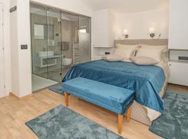 Fra&Kat Rooms，位于普莱曼图拉的海滩短租房