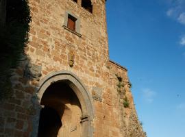 Palazzo Colesanti，位于巴尼奥雷焦的酒店