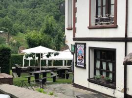 Hotel Restaurante La Carasca，位于Orlé的酒店
