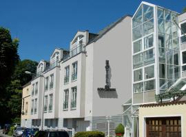 Hotel Am Schlosspark , Wiesbaden，位于威斯巴登的酒店
