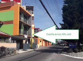 North 27 Hill Transient Rooms near Microtel Inn and Victory Liner Baguio，位于碧瑶的民宿