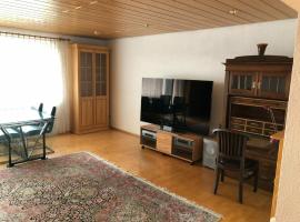 Wohnung für 4 Personen, 2 Schlafzimmer, 2 Parkplätze, WLAN，位于康斯坦茨的酒店