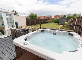 Modern Three Bedroom Home in Gloucester with Hot Tub