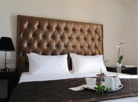 Hotel Di TANIA，位于欧莱欧卡斯特伦的酒店