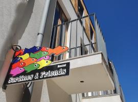 Sardines and Friends Hostel 06，位于波瓦-迪瓦尔津的酒店