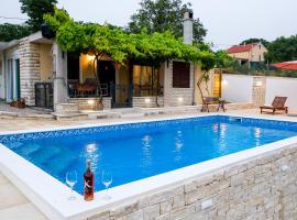 Country House Korlat，位于本科瓦茨的酒店