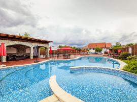 Pensiunea Iris，位于Turcineşti的带热水浴缸的酒店