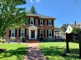 Grand Colonial Bed and Breakfast
