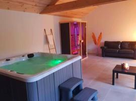 Magnifique maison ardennaise avec Sauna & Jacuzzi，位于胡法利兹的度假屋