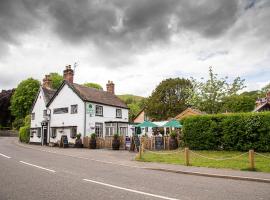 The Yew Tree Inn，位于彻奇斯特雷顿的酒店