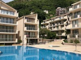 Beauty apartment in Blue star complex Pržno Montenegro，位于普兹诺的海滩短租房