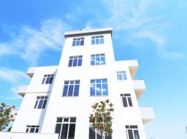 HOTEL KRISTAL，位于伏罗拉的酒店