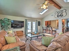 Pet-Friendly Flagstaff Home with Mountain View，位于弗拉格斯塔夫的酒店