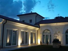 B&B Borgo Arcadia，位于Poiana Maggiore萨拉切诺别墅附近的酒店