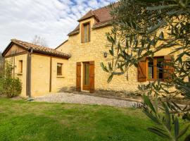 Maison isolée 6 pers, Dordogne, terrasse, animaux acceptés - FR-1-616-153，位于拉罗克加雅克的酒店