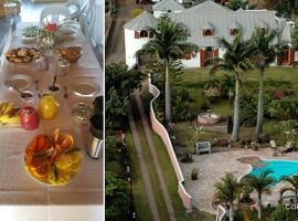 Ferme Equestre des Avirons，位于莱萨维龙的酒店