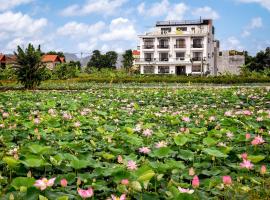 Lotus Hotel Ninh Bình，位于宁平的酒店