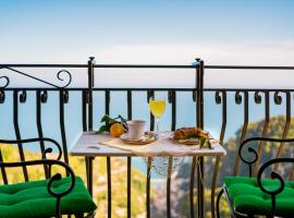 CASA BELLAVISTA Scala Minuta Amalfi Coast，位于斯卡拉的带停车场的酒店
